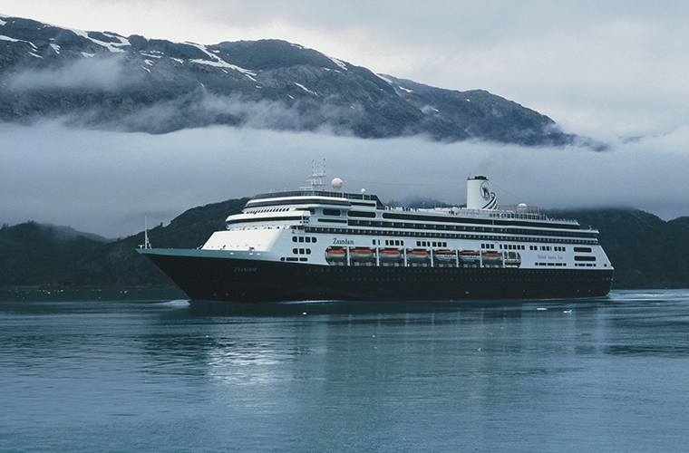  Holland america е Zaandam