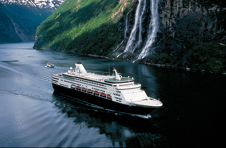  Holland america ʿ Maasdam