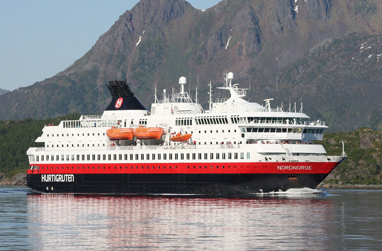 · Hurtigruten Cruise Line Ų MS Nordnorge