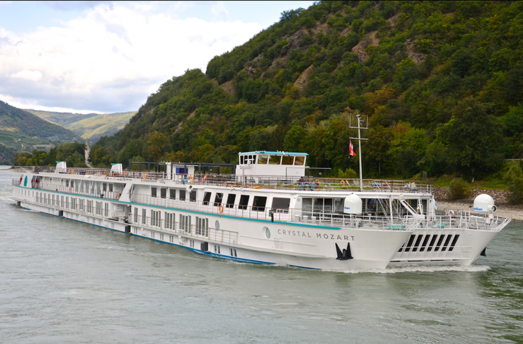 ˮ Crystal River Cruises Īغ Mozart