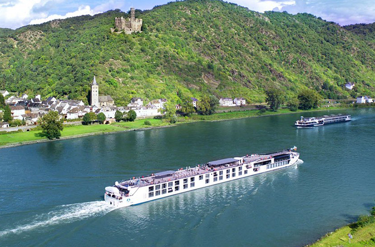 ˮ Crystal River Cruises ± Debussy